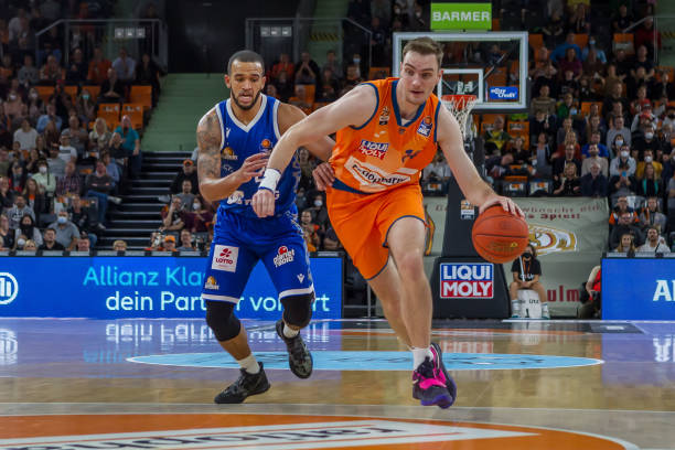 来形容他的 来形容他的