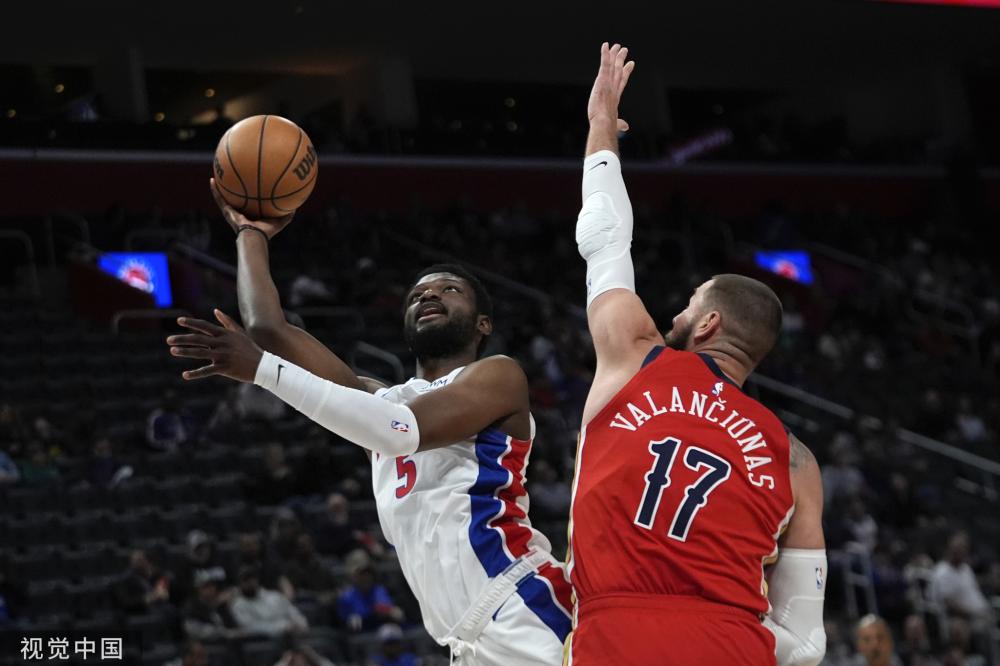 在禁区内抢 在禁区内抢